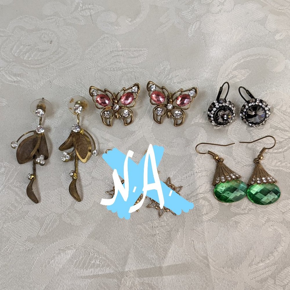 Lot of 4 Pairs of Earrings, Costume Jewelry Drop Dangle Post
